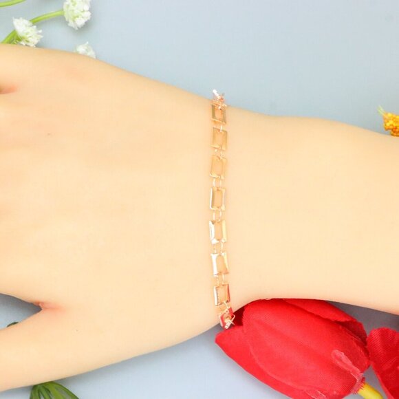 "Elegant & Trendy Bracelet, A Perfect Gift for Women, Thoughtful, EVCH1542 - Picture 1 of 10